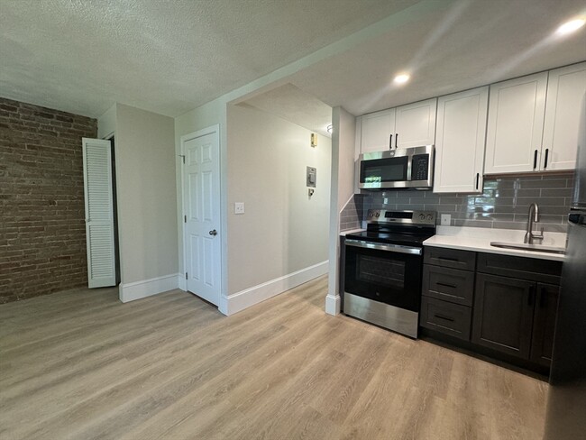 Photo - 685 E 7th St Apartment Unit 3