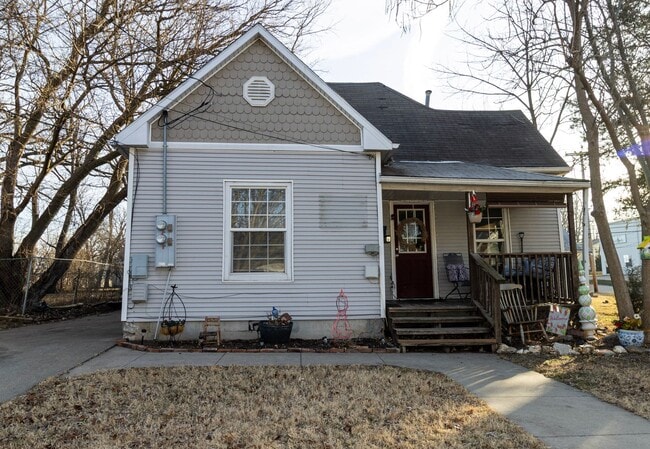 Building Photo - 1102 Pannell St Unit A