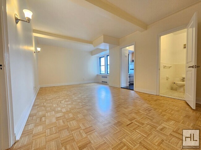 Studio in West Village | 9th Floor, Full-Service Building