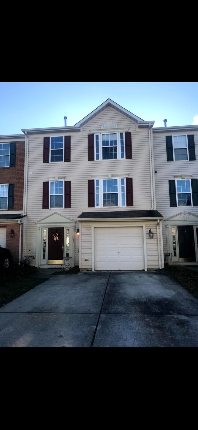 Building Photo - 303 Saint Thomas Dr Rental