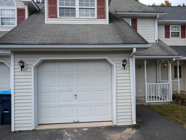 Photo - 605 Country Acres Ct