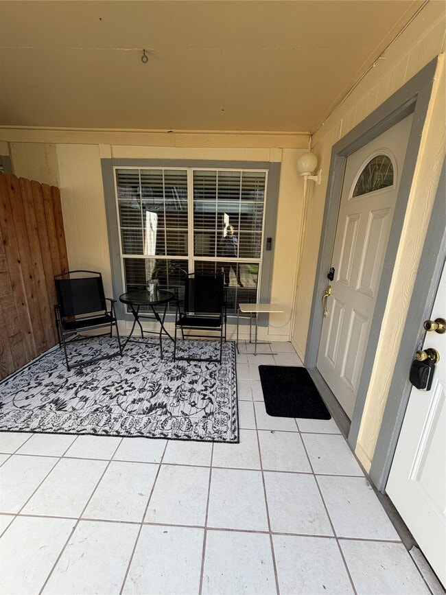 Building Photo - 8801 Hammerly Blvd Unit 901