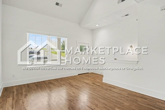 Photo - 211 Briar Rd