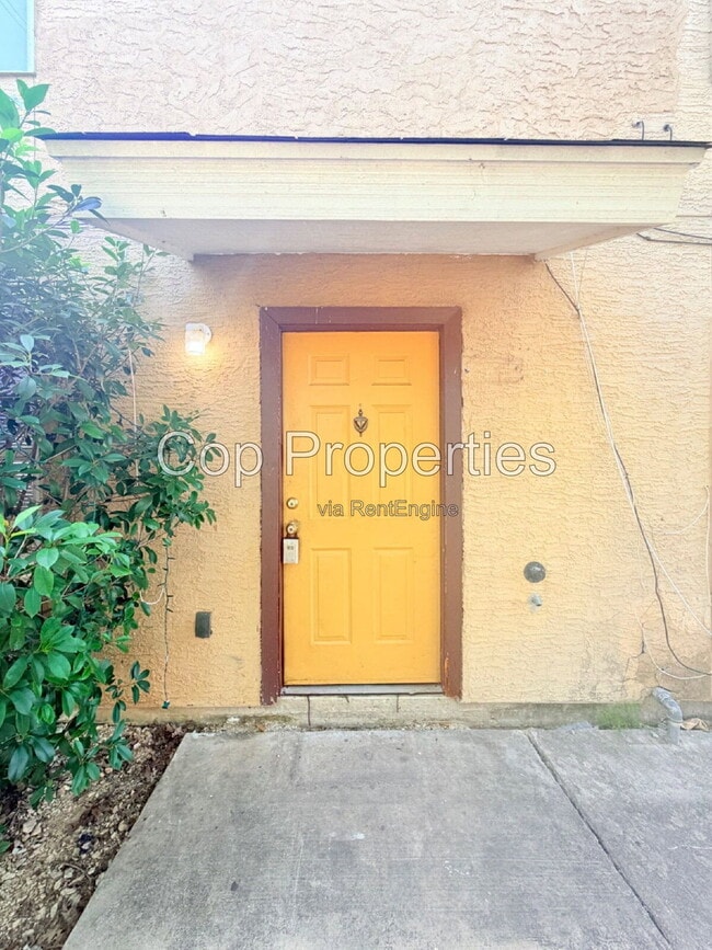 6701 Brothers Ln
