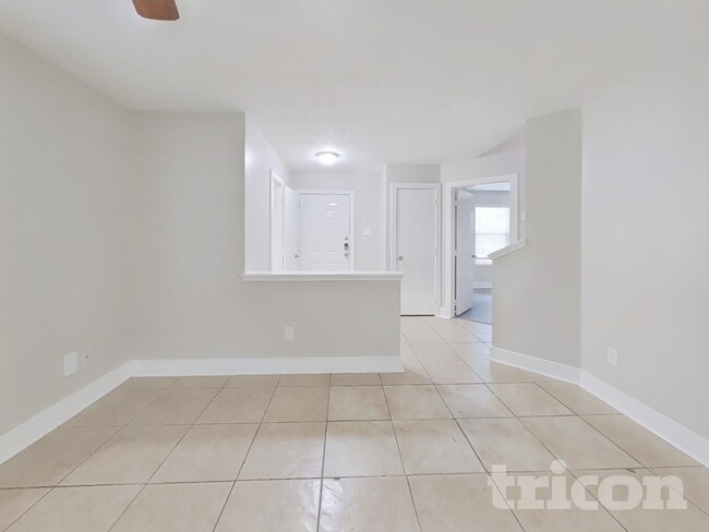 Photo - 18167 Woodsdale Ct