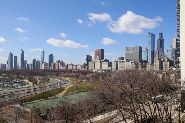 Photo - 155 N Harbor Dr Unidad 614