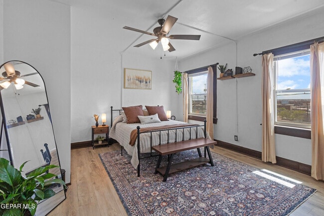 Photo - 618 1/2 Stewart Ct