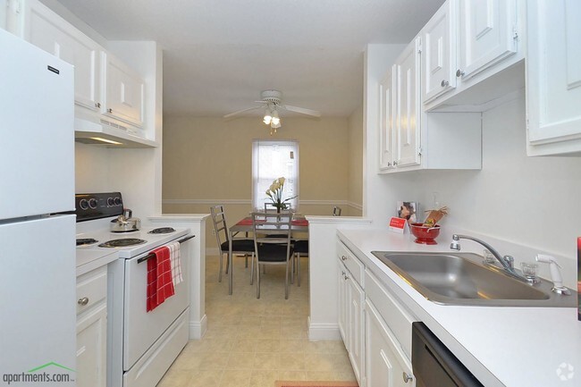 Kitchen - Parkview Apartments