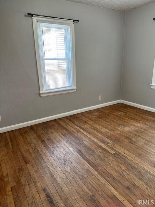 Photo - 1302 N Woodburn Ave