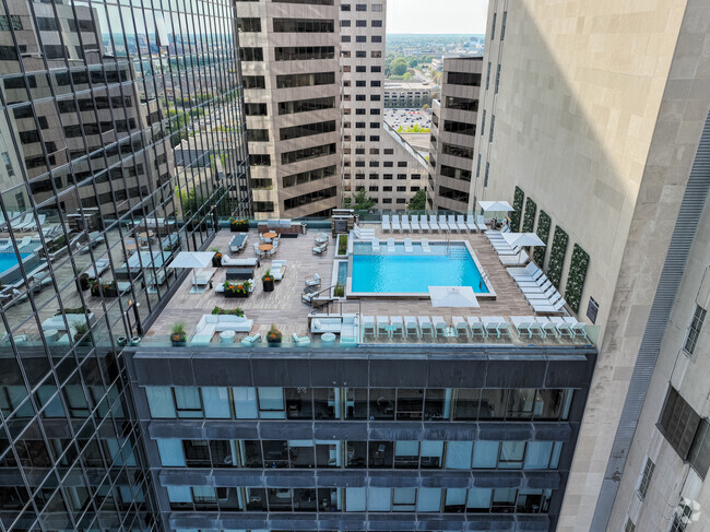 Rooftop Pool - 220 Meridian Rental