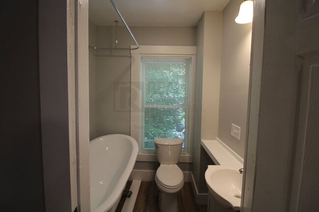 Photo - 3 Baker St Unit 4