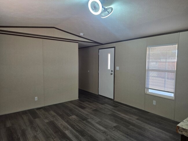 Photo - Cute, Clean & Affordable 3 Bed / 2 Bath Home in Central Bullhead City!