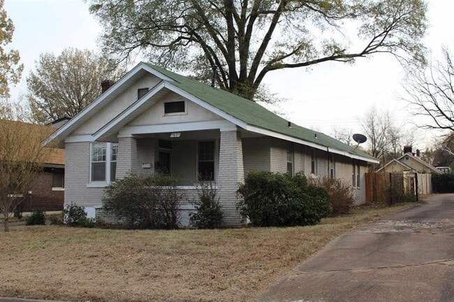 Building Photo - RENOVATED 3 Bedroom 1 bathroom home in Glenview!