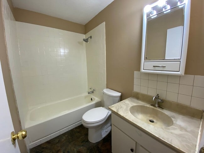 Photo - 712 9th St Unit 714