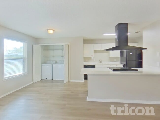 Photo - 5915 Myers Rd