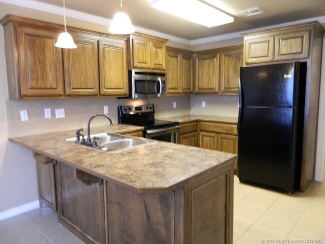 Cocina - 610 Rolling Hills Dr