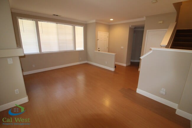 Photo - $4,095 - Beautiful 3bd/2.5ba Townhouse in the Palmia Community near Hwy 85 and Cottle!