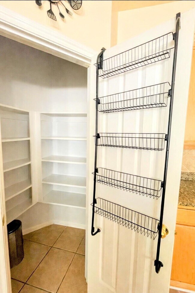 Photo - 26864 Calgary Pointe Dr