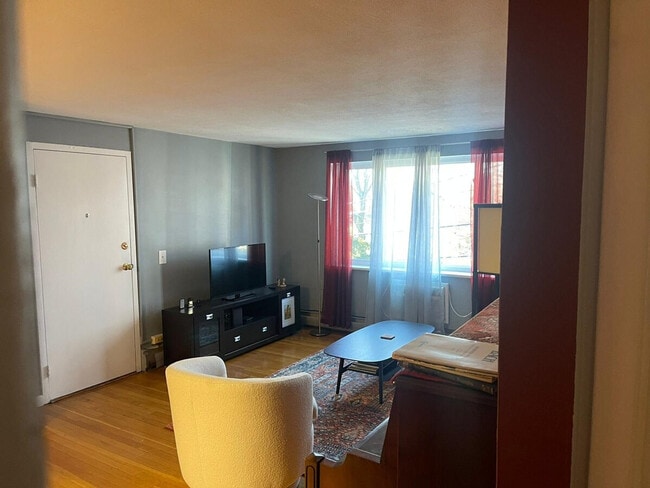 Building Photo - 197 Kent St