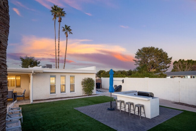 Building Photo - 1757 E Hackamore St Unit ID1248616P Rental