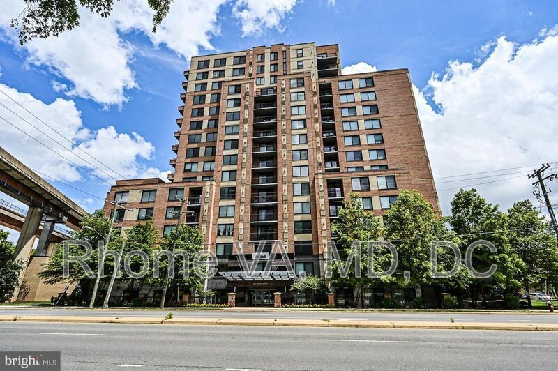 Photo - 2451 Midtown Ave