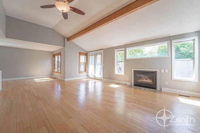 Photo - 2819 NE 54th St