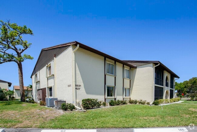 Building Photo - 3531 Pine Needle Dr Unit C1 Rental