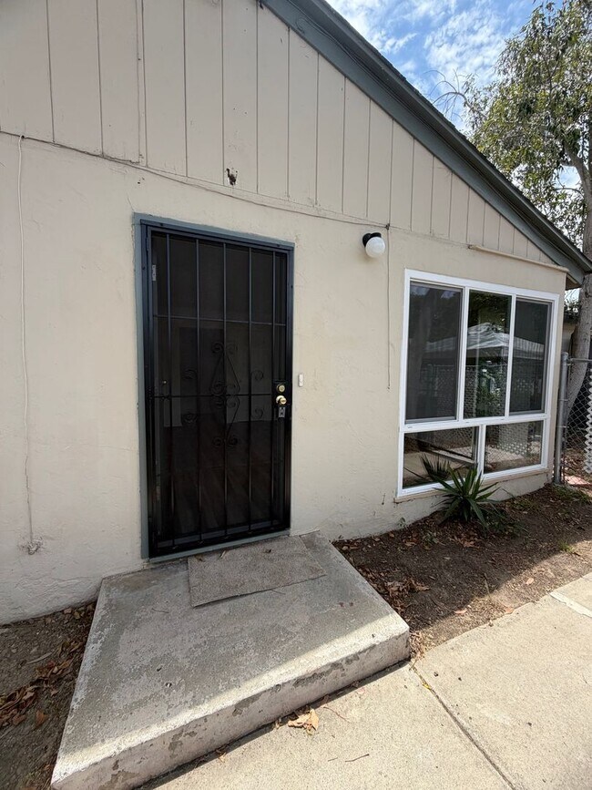 Photo - 2 Bedroom 1 Bath Duplex for Rent