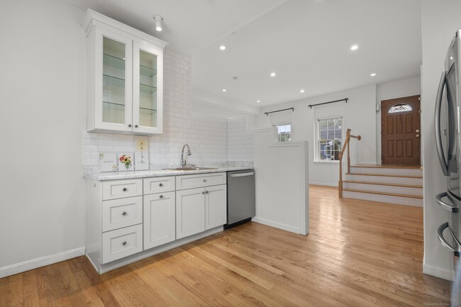 Photo - 322 Greenfield St