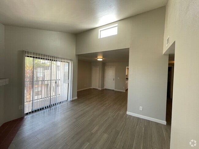 Building Photo - Lovely 2 Bedroom 2 Bath with Fireplace! Unit 934 Benton Rental