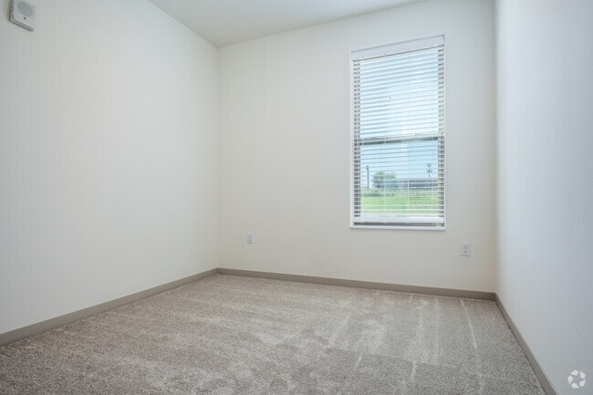 3BR, 2BA - 1,255SF - Bedroom