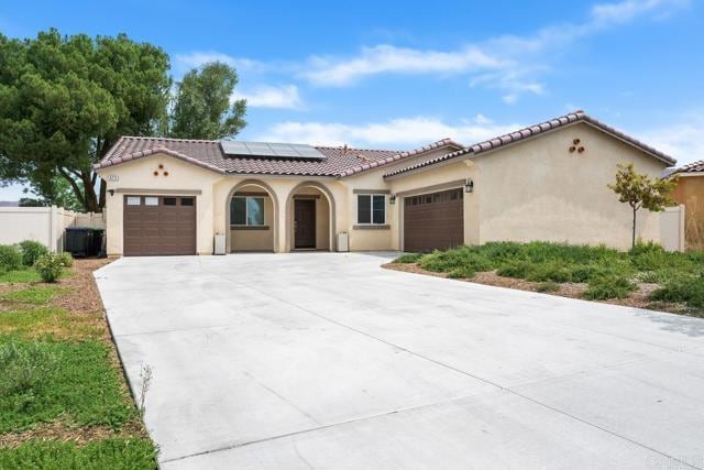 Photo - 475 Camellia Way