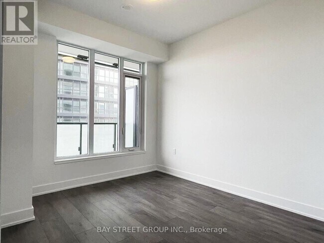 Photo - 575 Bloor St E Unit 2105
