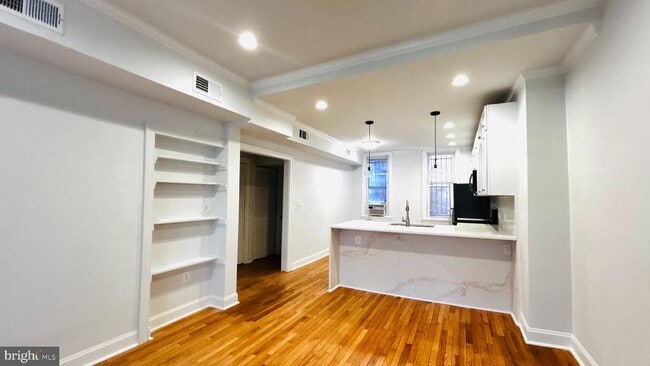 Photo - 1724 18th St NW