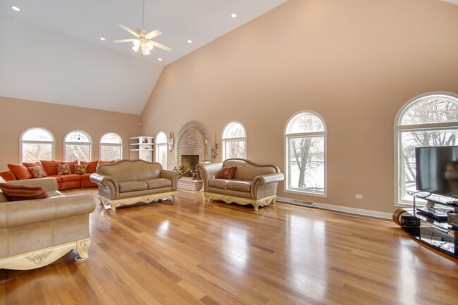 Photo - 777 Shoe Factory Rd Unidad ID1306474P