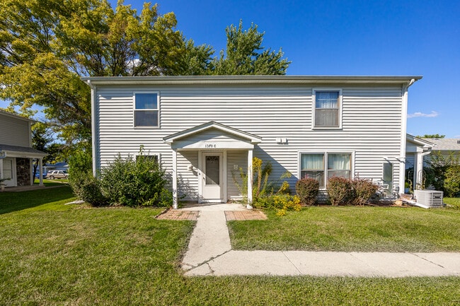 Building Photo - 1370 N Glen Cir Unit C