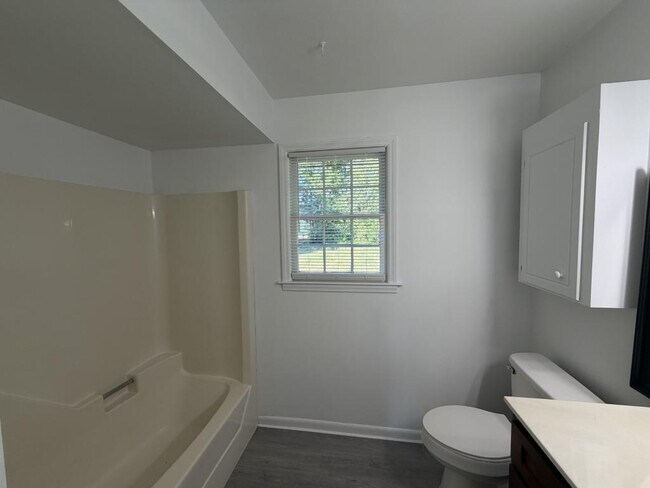 Photo - 14 Wedgefield Dr