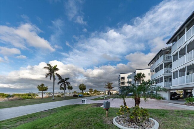 1477 Park Beach Cir Unit 11