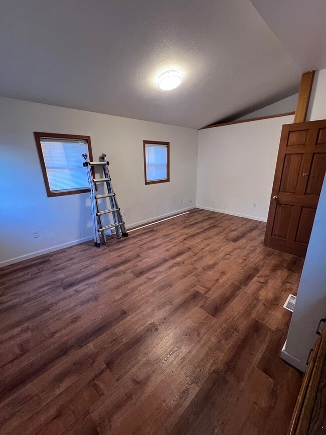 Living Room - 610 Mill St Unit Upper