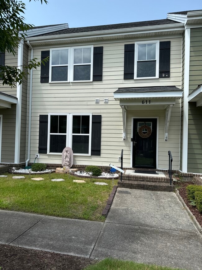 Building Photo - 611 Veery St Rental