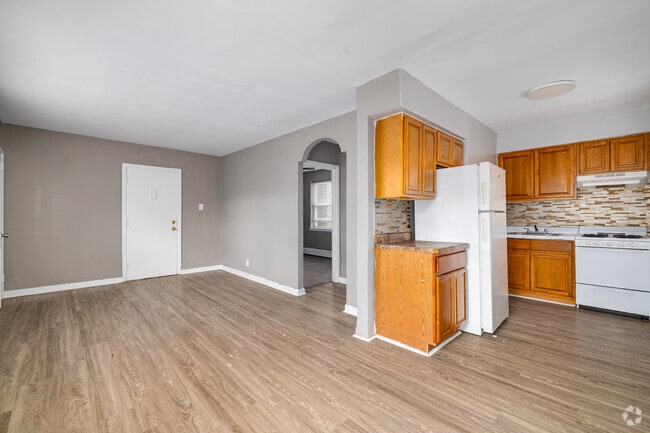 1BR, 1BA - 575SF - Living Room