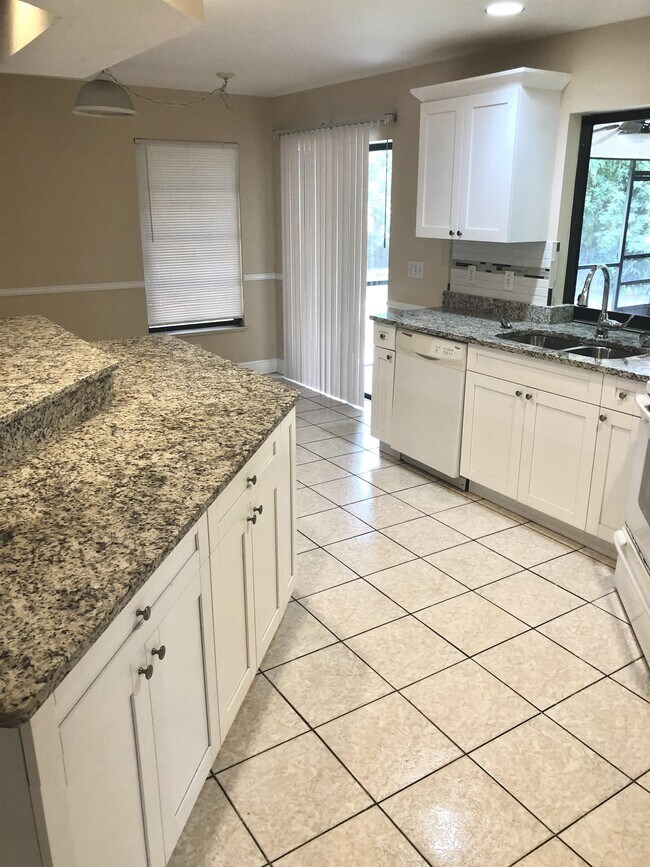 Photo - 8081 Cypress Dr S