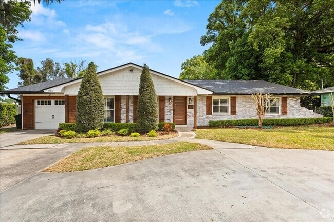 Building Photo - 201 Cedarwood Dr Rental