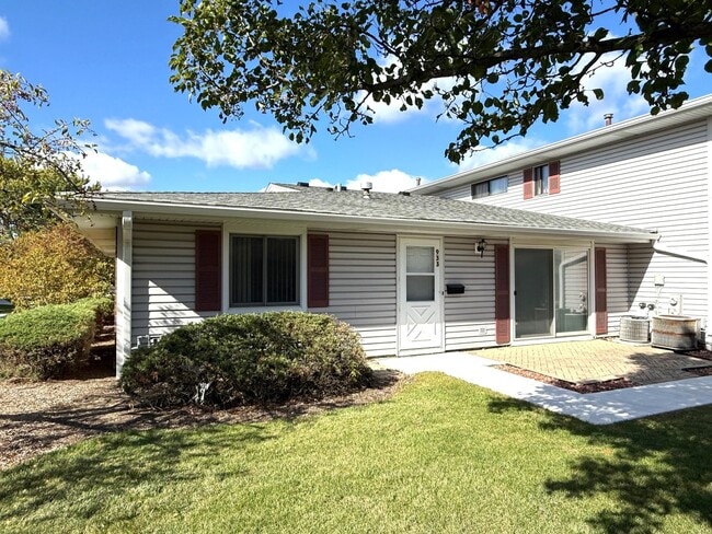 Photo - 933 Sagamore Dr