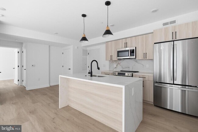 Photo - 209 New St Unit 4F