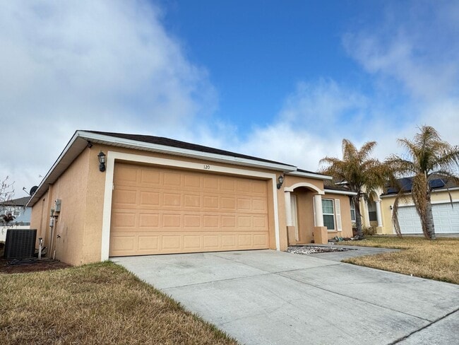 Photo - Spacious 4 Bedroom / 3 Bathroom Home in Davenport