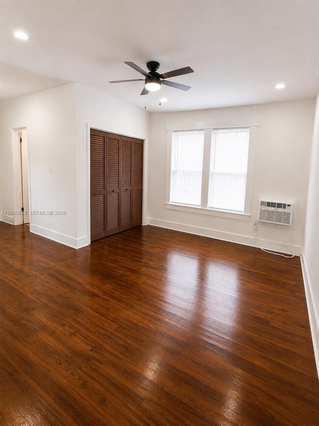 1319 Meridian Ave Unit 208