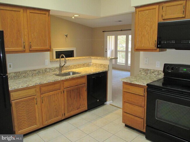 Building Photo - 7502 Ashby Ln Unit K