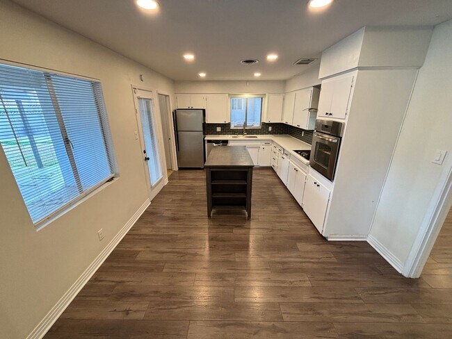 Photo - Spectacular Vintage 3Bed/2Bath Las Vegas h...