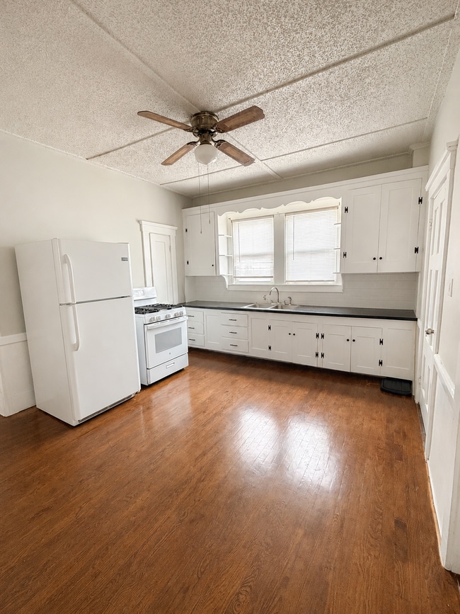 Photo - 112 Bonney St Unit Bonney Street #1
